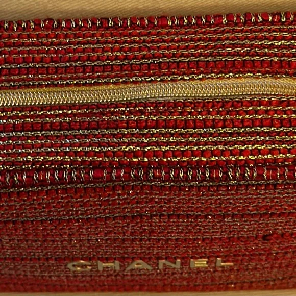 CHANEL NEW RED COSMETIC BAG with added unbranded CROSSBODY STRAP♥️FREE SHIPPING - Picture 8 of 9